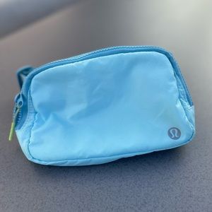 Lululemon Everywhere Belt Bag
